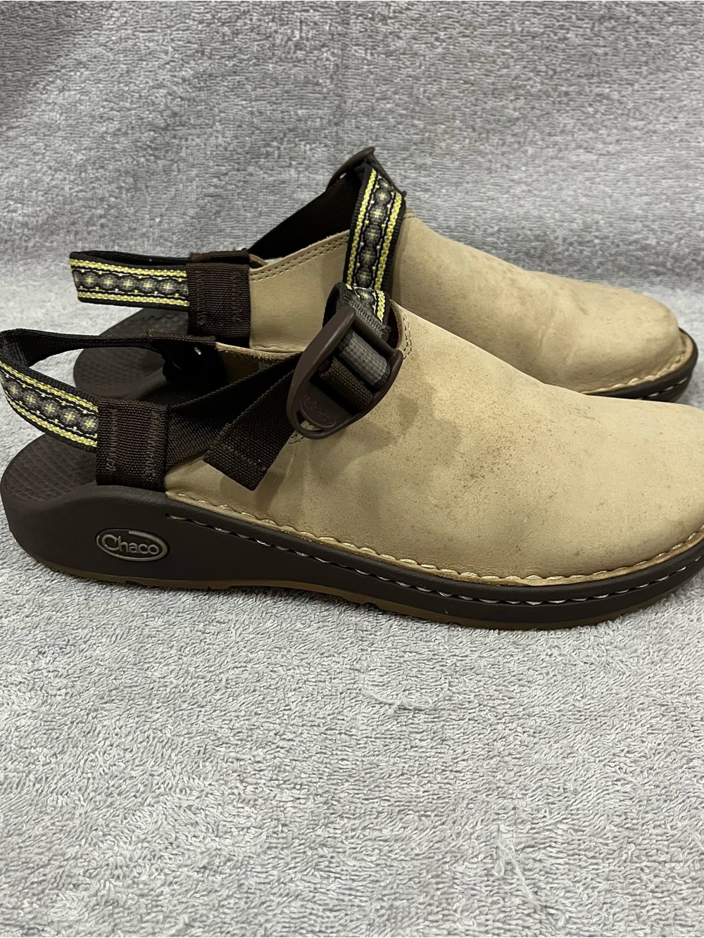 Chaco ToeCoop Slip-On Suede Clog Sandals Womens Size 9 Tan